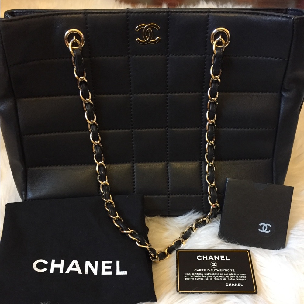 CHANEL Quilted bag
